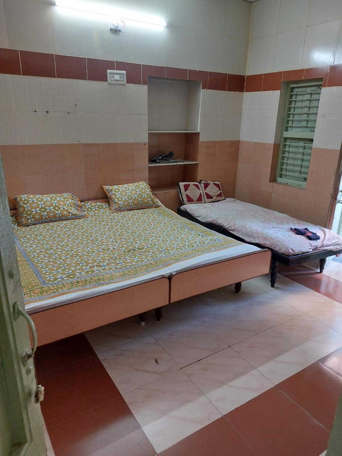 Ram Nivas Home Stay Dwarka ภายนอก รูปภาพ