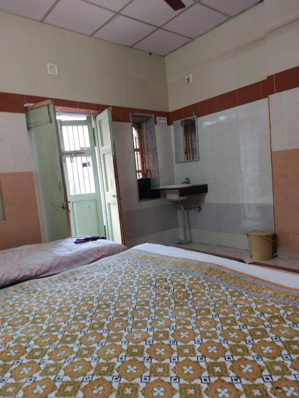 Ram Nivas Home Stay Dwarka ภายนอก รูปภาพ